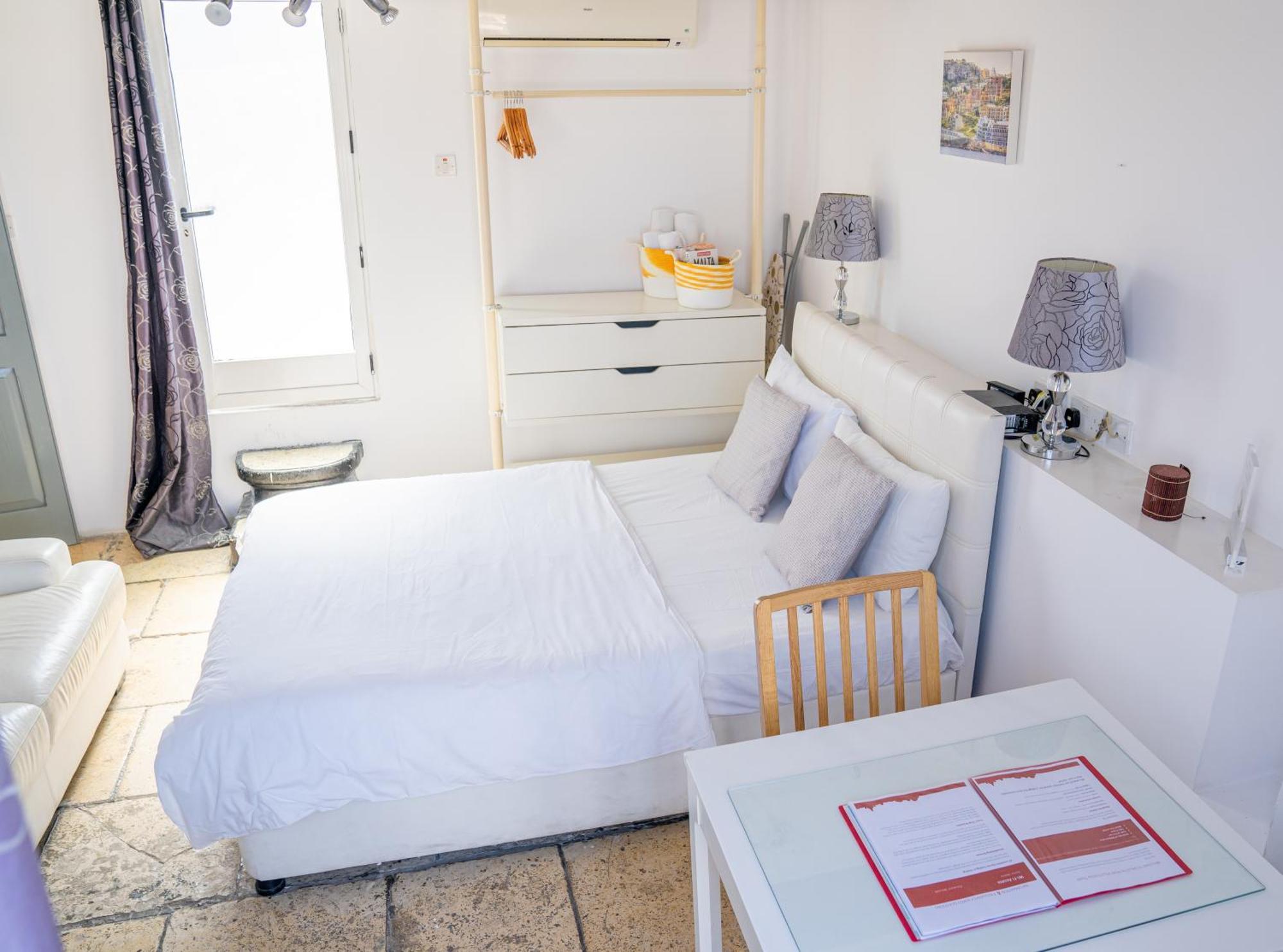 Vallettastay Skyline Sea View Studio Bagian luar foto