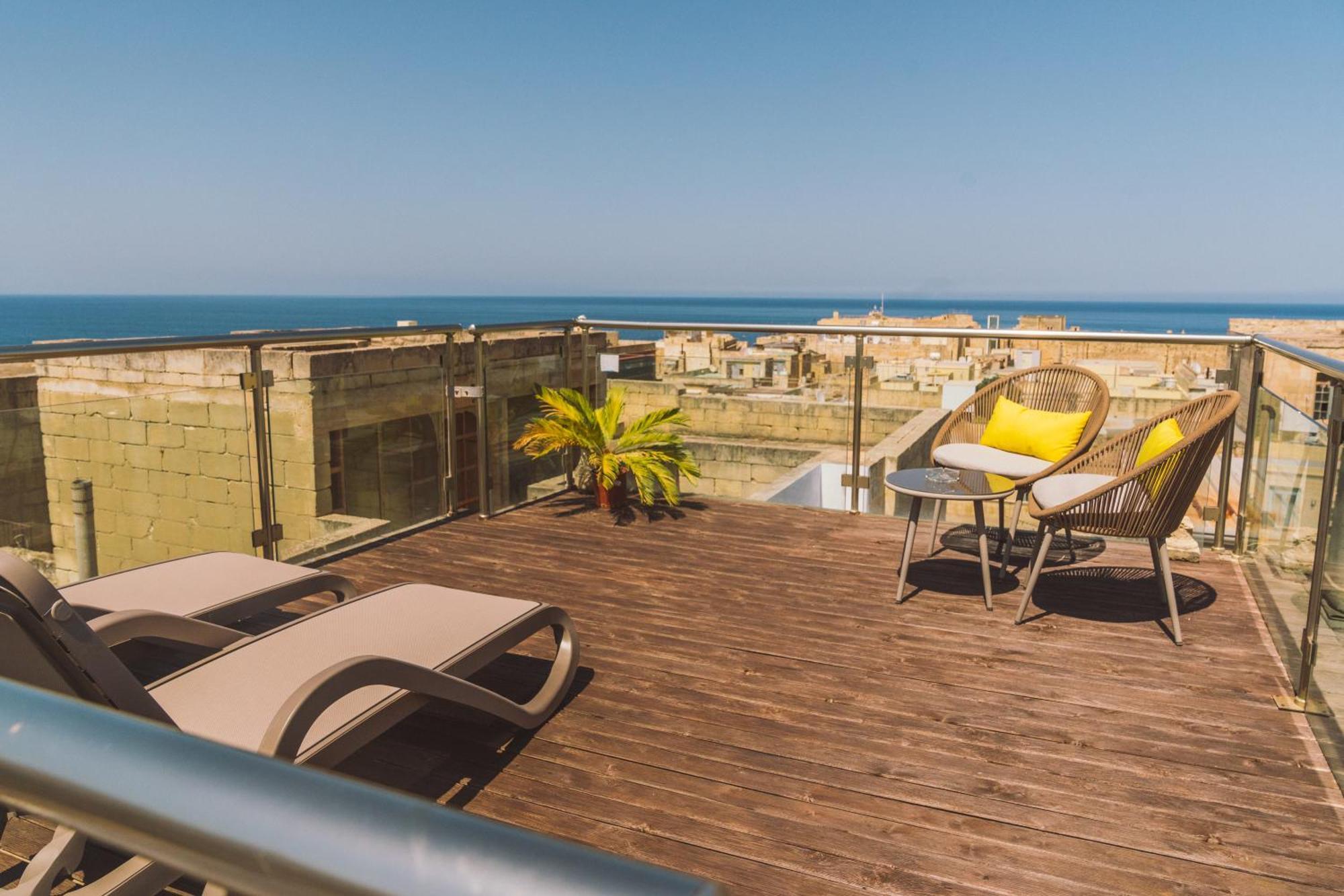 Vallettastay Skyline Sea View Studio Bagian luar foto