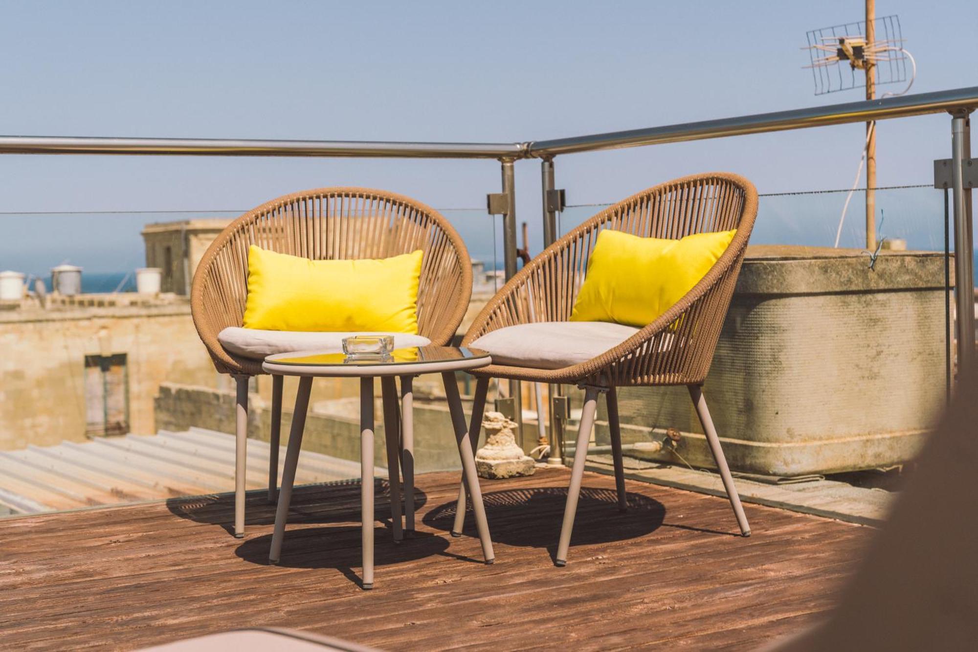 Vallettastay Skyline Sea View Studio Bagian luar foto